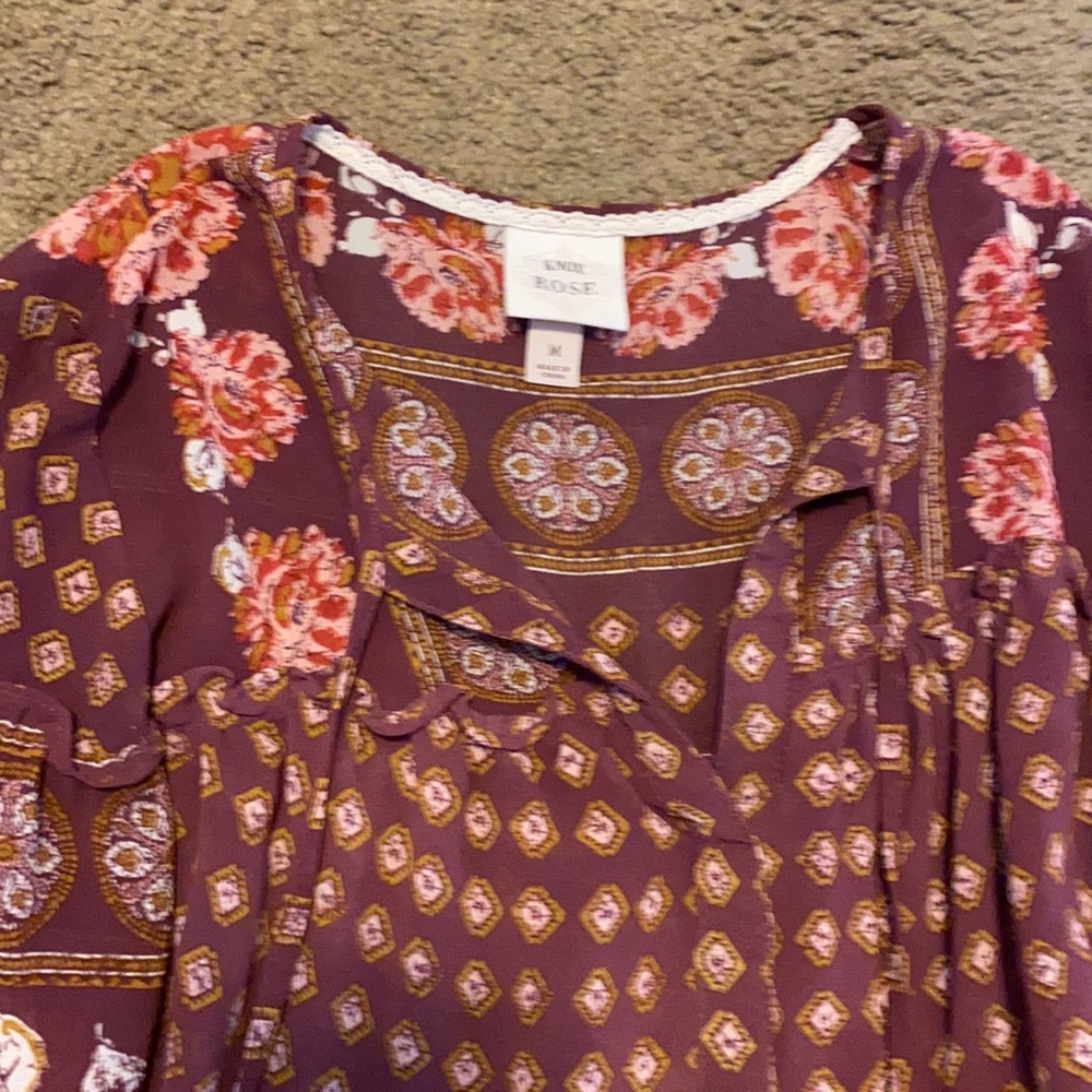 flowy patterned top - Picture 3 of 3